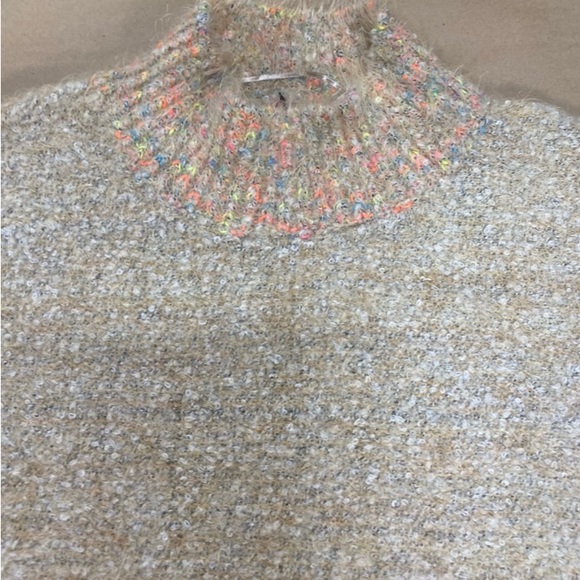 Free PeopleStardust Pullover. Size Lg - Picture 5 of 6